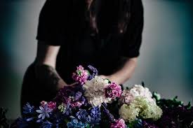 Order flowers online for delivery today. Packaging Hacks For Midnight Flower Delivery How To Pack Fresh Flowers Bloomsvilla