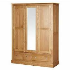 Pertama sayakan jelaskan desain lemari pakaian 2 pintu minimalis. Lemari Minimalis Jati 3 Pintu Queeny Queen Furniture Queeny Queen Furniture