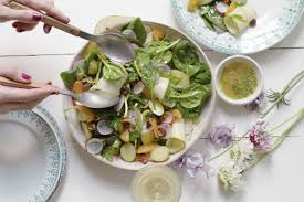 Recette De Salade De Petites Pommes De Terre Pousses D Epinard Par Romain Meder En 2020 Salade Recette Feves Recettes De Cuisine