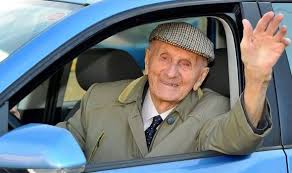 Indignarea parea poate justificată, însa în realitate nu toți grecii ies la pensie la 60 de ani, ci doar femeile. Cand Se Iese De Fapt La Pensie DupÄƒ Anul NaÈ™terii In Cazul Femeilor Dar È™i Al BÄƒrbaÈ›ilor Stirilernl Com