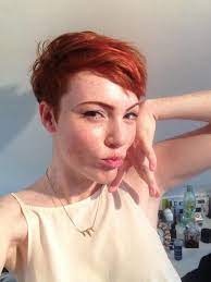 Chloe Howl Cheeky Redhead Ginger Dimples Https Www Pinterest Com Secretadmirer88 Celebrity Chloe Howl Short Red Hair Shot Hair Styles Hair Styles
