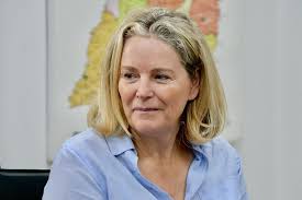 Dialogué con Joanne Avery Rassmuss, fundadora y presidenta de la Fundación  Rassmuss Paraguay, y el equipo directivo, sobre cooperación conjunta para  la prevención de la mortalidad materna por preeclampsia y la prevención