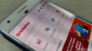 Bukalapak menggunakan banyak sekali teknologi dalam keseluruhan sistem kami: Hari Kedua Saham Bukalapak Terbang Lagi Sampai Mentok