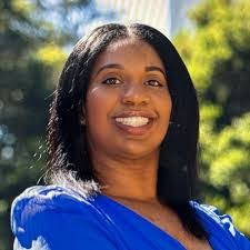 Alex Burr's Instagram, Twitter & Facebook