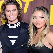 An american actress who is famous for her role as sarah cameron in netflix's newly released series, outer banks is named for madelyn cline. Outer Banks Stars Chase Stokes And Madelyn Cline Confirm They Re Dating