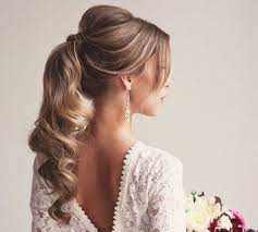 Coiffures De Mariage Les 30 Plus Belles Inspirations A Adopter Filles Aux Cheveux Longs Coiffures Queues De Cheval Coiffure Mariage