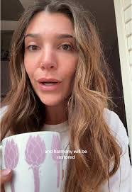 Tara Krause's Instagram, Twitter & Facebook