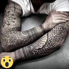 23 Fine Geometric Dotwork Tattoos By Akke Welcome To Blog 2020 Geometrik Dovmeler Mandala Dovmesi Zirh Dovmesi