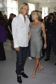 La journaliste vedette de tf1 est venue assister au défilé dior accompagnée de son ami, arnaud lemaire. Claire Chazal Et Son Compagnon Arnaud Lemaire Au Defile Christian Dior Lors De La Fashion Week Parisienne Le 6 Juillet 2009 Purepeople