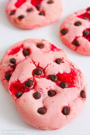 This festive 5 ingredient hershey kiss cookies recipe will help you create the most adorable little cookies… perfect for any holiday! Strawberry Chocolate Chip Cookies Stuffed With Cherries