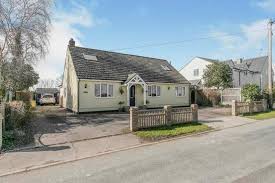 Using our cheap essay writing help is beneficial not only because of its easy access and low cost, but because of how helpful it can be to your studies. Houses For Sale To Rent In Co9 4lf Hall Green Yeldham Halstead