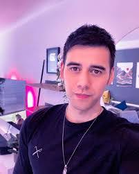 Joshua Herr's Instagram, Twitter & Facebook