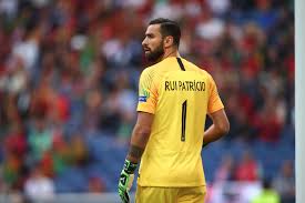 His youth career started in 2000 at the academy of leiria marrazes, where he received trainings in football during a season. Tribuna Expresso Grandes Jogos O English Esta Fraco Mas Rui Patricio Disse Umas Coisas Em Portugues E Fantastico Podermos Jogar Uma Final No Nosso Pais