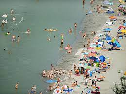 The property is 1312 feet from the beach and from the balatonlelle train station. A A Reisen Balatonlelle