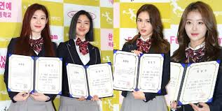 22.10.2021 · honestly i cant help but wonder what sort of choreos itzy would have if lia was replaced with chaeyeon. Jeon Somi Chaeryeong Y Ryujin De Itzy Se Han Graduado De Hanlim Multi Art School Kpopworld Mx Sitio Web De Noticias K Pop