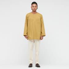 Inget utang 5,5 juta usd mu kepada warni dan yayat, tulis salah satu warganet. First Look Uniqlo S Batik And Baju Raya Collection Is So Cute Comfy Ninja Housewife