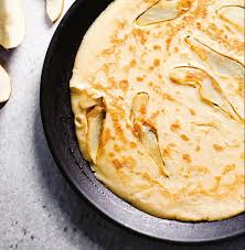 Mettre la farine dans une terrine et former un puits. Ma Recette De Crepe Epaisse Aux Poires Laurent Mariotte