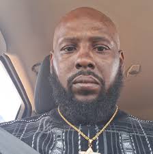 Prayers up for R&B Singer Freddie Jackson. He announced live