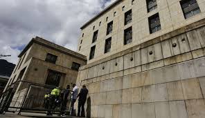 El objetivo del m19 era sabotear el tratado de conmemoran en bogotá 29 años de la toma al palacio de justicia. Toma Palacio Justicia Bogota Los Coletazos Tras Palabras De Fiscal Del Caso Del Palacio De Justicia Judicial Caracol Radio
