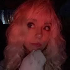 Tabitha Saylor's Instagram, Twitter & Facebook