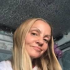 Amazon.com: Lora Howe: books, biography, latest update