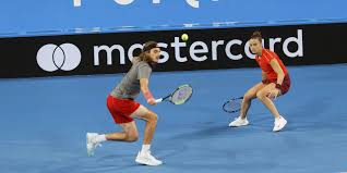 Επαναλειτουργια γηπεδων τενισ δημου θεσσαλονικησ. Tenis To Terastio Poso Poy Exei Kataferei Na Kerdisei O Tsitsipas Mexri Shmera Ta Esoda Ths Sakkarh Spor Iefimerida Gr