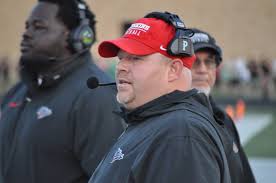 Hurricane handles Winfield for resounding victory in season opener