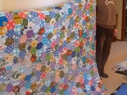Whether you are new to quilting or are someone who has enjoyed this passion for a while, you will find a variety of quilt block patterns for every skill level, so there is something for. Patchwork Quilt Designs Hexagons Feltmagnet