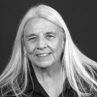 Roxanne Thompson's Instagram, Twitter & Facebook