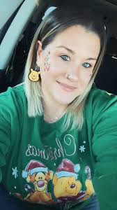 Hey besties , I'm Bumba be im 31 years young & i live in Florida , imma  daily lifestyle, and motivational content creator 🥰⭐️🐝 come follow me so  we can become family ‼️‼️‼️👏🏽