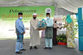 Negeri siam islam ditawan puak sukhothai buddha pada tahun 1767 lalu naiklah raja kafir sukhothai buddha yotfa chulalok waris mutlak, maharaja benua islam siam, nagara kedah sedang memberi penerangan sambil memegang buku undang undang kedah. Yayasan Islam Negeri Kedah Heim Facebook