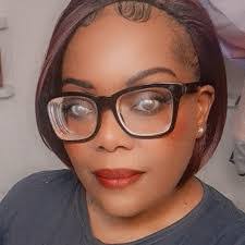 Crystal Briscoe's Instagram, Twitter & Facebook