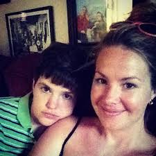 E is for Edna (@EisforEdna)