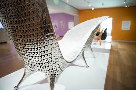 Joris laarman used a computer algorithm to design his bone chair in 2006. Frame Joris Laarman On Exhibit The Ornamental Functionality Of Robotic Design