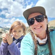 What type of rock is this found in Divide, Colorado?