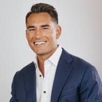 Laura Maro's Instagram, Twitter & Facebook