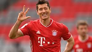 V., commonly known as fc bayern münchen, fcb, bayern munich, or fc bayern, is a german professional sports cl. Robert Lewandowski Z Hat Trickiem Bayern Monachium Eintracht Frankfurt Wynik Strzelcy Relacja Sport Tvp Pl