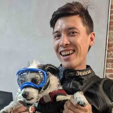 Eric Cantley's Instagram, Twitter & Facebook