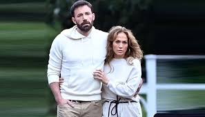 Elvis mitchell of the new york times said affleck was lost in the role. Jennifer Lopez And Ben Affleck Share Loved Up Snap To Set Social Media Ablaze