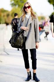 27 Ways To Wear Your Favorite Boots This Season Rainboots Outfit Spring Outfits Casual Winter Business Outfits