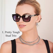 Nothing but sunshine and good vibes at Sandusky Book Bar 🌻 #freshblooms  #petalpushersbymandy #stockeddaily #localflorist #booksbeansandblooms  www.petalpushersbymandy.com