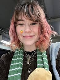 This will be my last post of this character that I share here, don't want  to bombard the page 🖤 but I hope you enjoy my Speckles the Clown OC