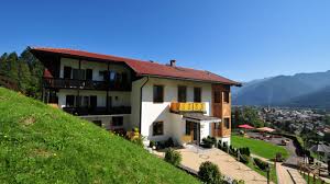 The price of the stay at the hotel starts at 5422 rubles. Hotel Garni Drachenburg Mittenwald Holidaycheck Bayern Deutschland