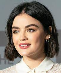 Dai tappeti rossi alle riviste, vedrete queste acconciature medie per donne ovunque! A Chi Stanno Bene I Capelli Corti Ecco Come Scoprirlo