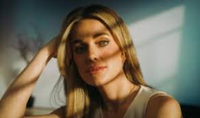 Ashley Newbrough Wiki, Biography, Age, Gallery, Spouse and more