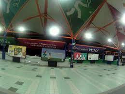 This station is used by many sports fans due to its proximity to the kl sports city. File Bukit Jalil Lrt Station Platform Jpg Wikimedia Commons