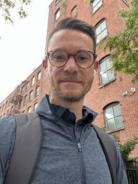 AI boosts build vs buy debate in IT. Sales pros adapt to survive.