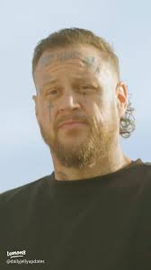 Discover Gelly Roll: The Art of Colorful Creativity