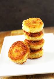 It S All About The Crispy Fried And Golden Goat Cheese Coins That Are Super Creamy In The Inside In This Amazing And Bea Roasted Beets Baked Goat Cheese Food