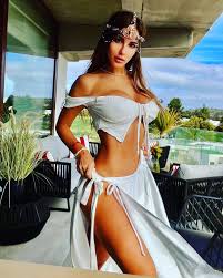 Fran Undurraga deja la embarrá con bikinazo de alto impacto — RadioActiva  92.5